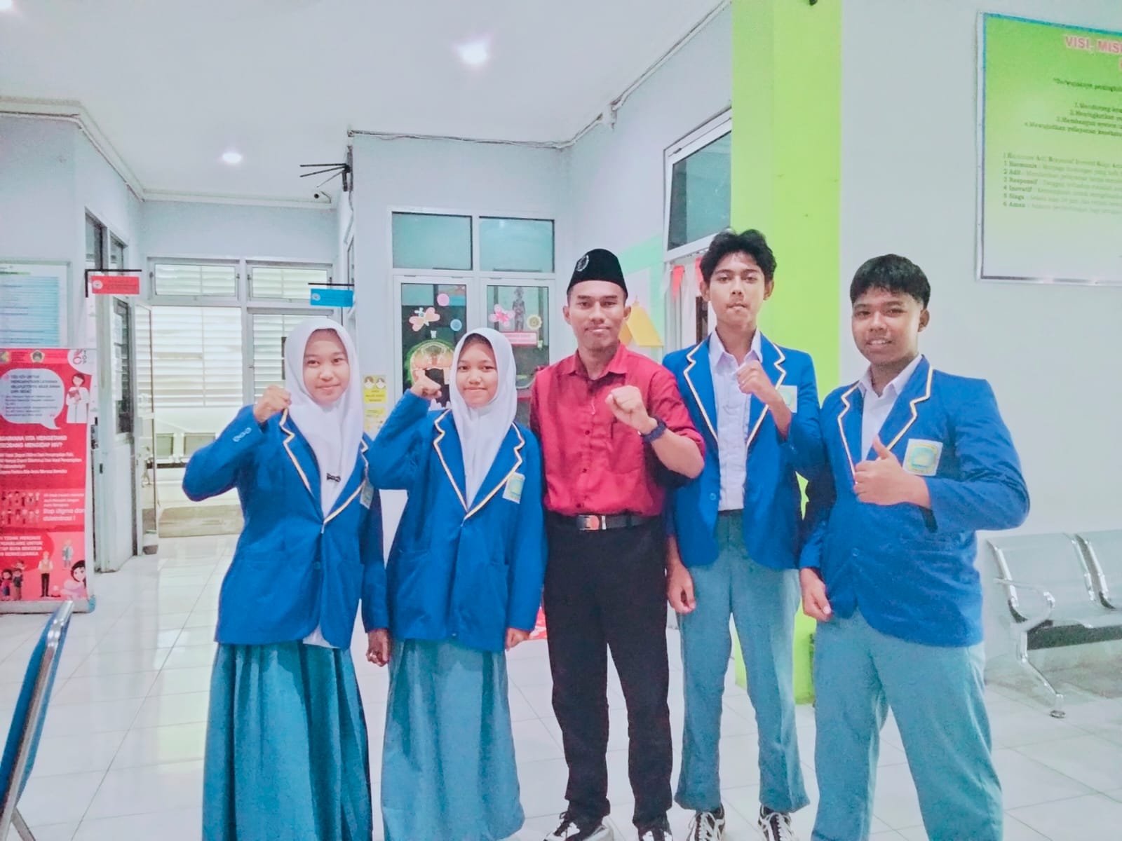 Siap jadi kader kesehatan, empat siswa SMA Muhammadiyah 3 Gresik ikut pelatihan UKS (Tagar.co/Muhammad 'Izzuddin)