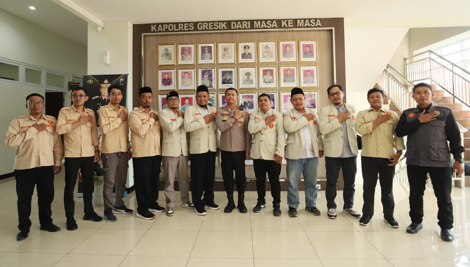 Jajaran Pimpinan Daerah Pemuda Muhammadiyah saat audiensi bersama Kapolres Gresik (Tagar.co/Muhammad Haris Nurdiansyah) 