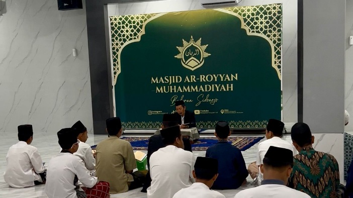 Masjid Ar-Royyan Muhammadiyah Buduran gelar kajian Riyadush Shalihin dan Pasar Kemadjoean, bagikan 1 kuintal jeruk gratis rayakan HUT RI.