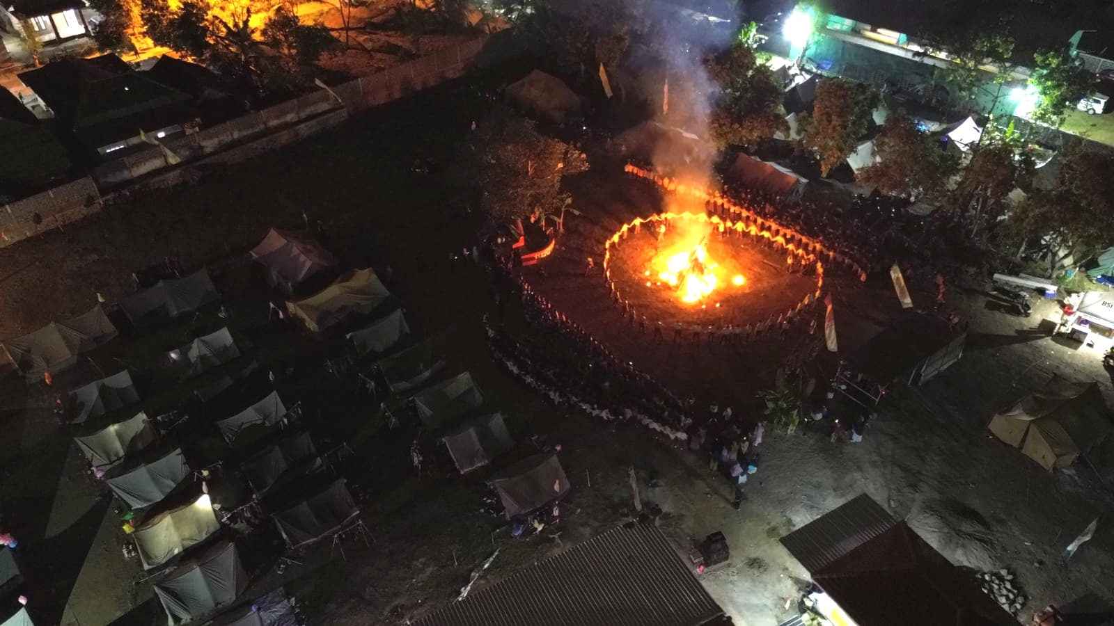 Kamping Akbar Santri eLKISI: Putra dan Putri Berpisah Lokasi, Bersatu dalam Semangat Pramuka