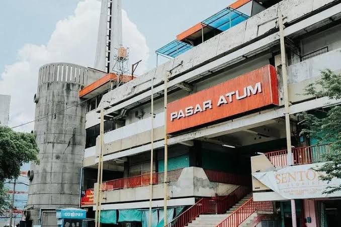 Pasar Atom Surabaya: Pusat Belanja Legendaris yang Kini Diterpa Gempuran Belanja Online