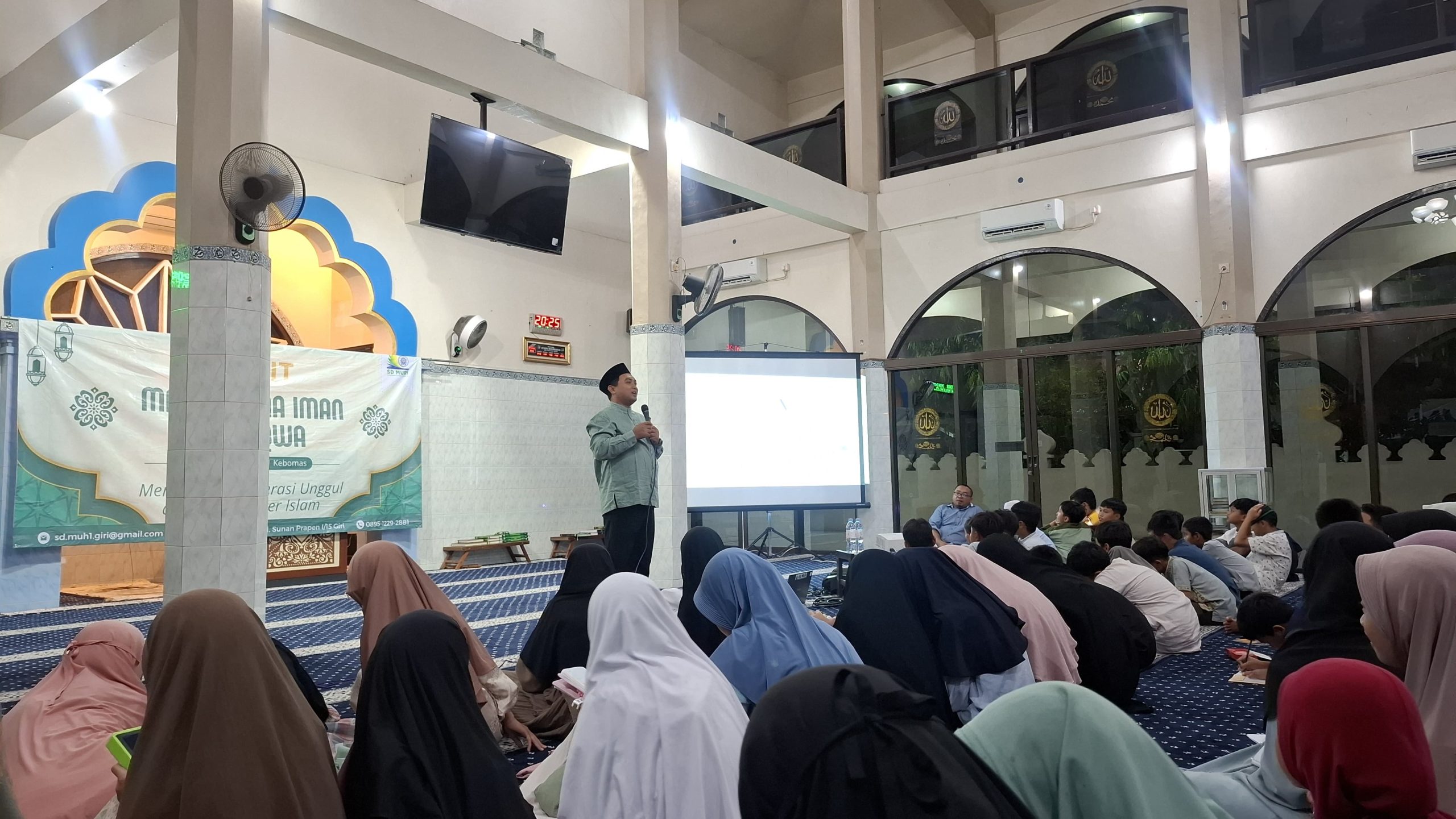 Semalam di Masjid At-Taqwa: Anak-anak SD Muri Belajar Indahnya Ibadah Malam