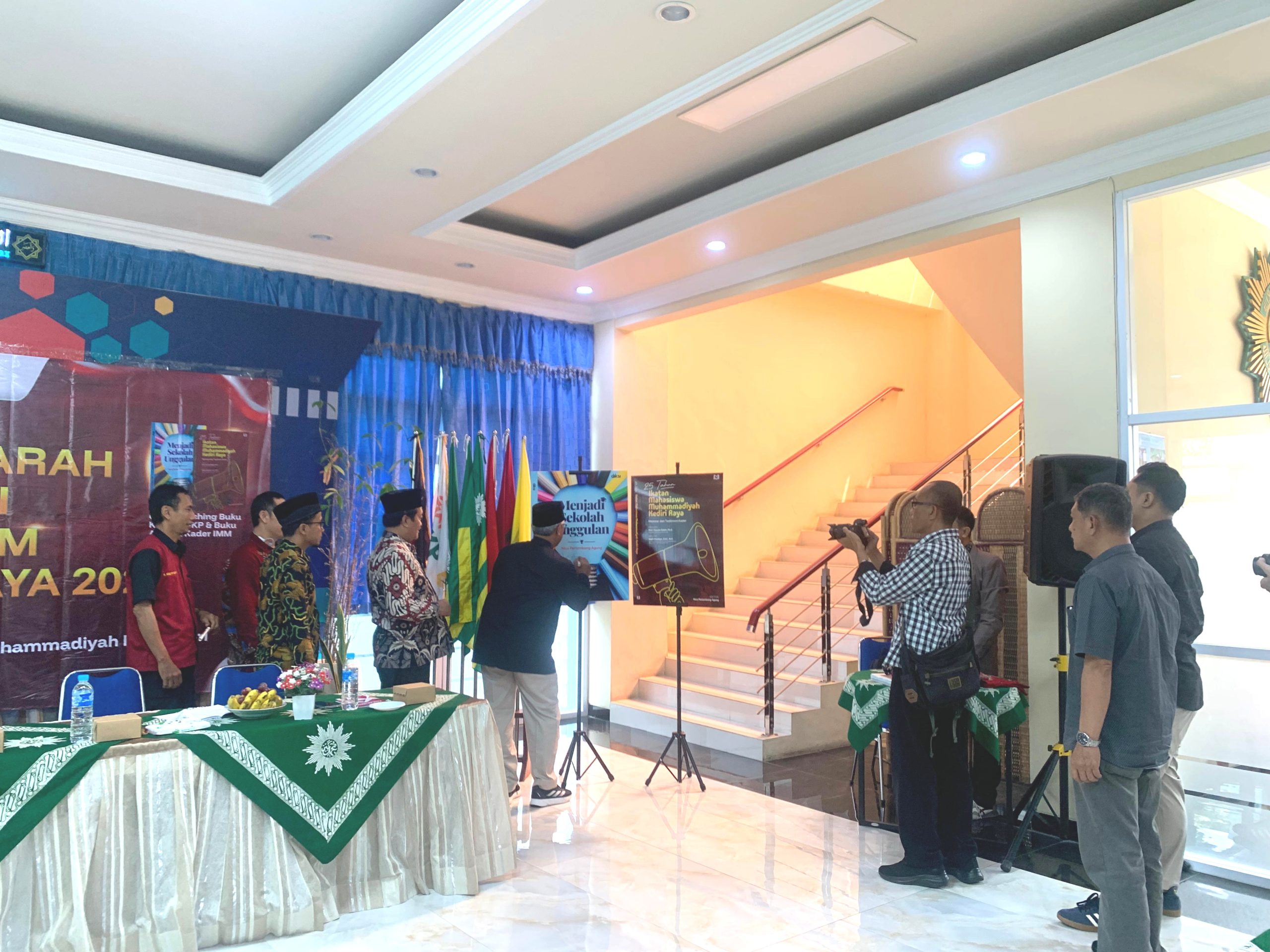 Intelektualitas Menyala, Dua Buku Diluncurkan di Musyda Fokal IMM Kediri Raya