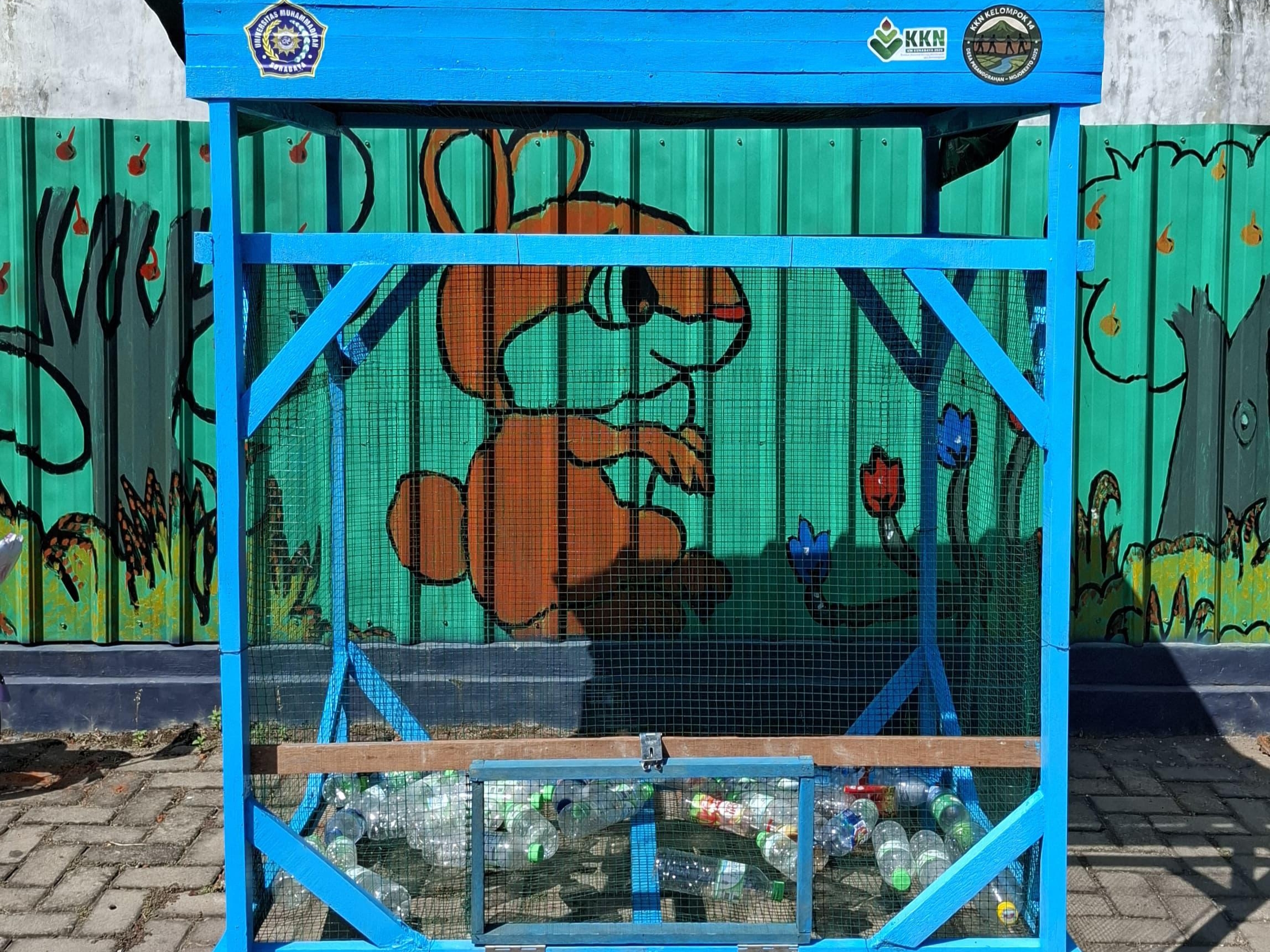 Bank Sampah Buatan Mahasiswa UM Surabaya Hadir di TK Muslimat 45