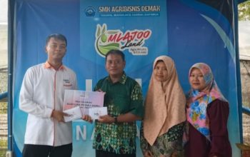 Peduli Guru Lazismu Demak bahagiakan guru-guru di SMK Muhammadiyah Mlatiharjo Kabupaten Demak Jateng. Program ini menunjukkan komitmen Lazismu Demak dalam mendukung dunia pendidikan