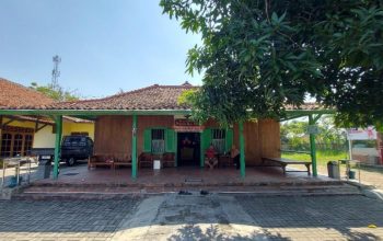 Peristiwa Rengasdengklok menjelang proklamasi yang ditulis dalam buku, narasinya ada yang bercampur fantasi. Narasumber mendramatisasi perannya dalam sejarah.