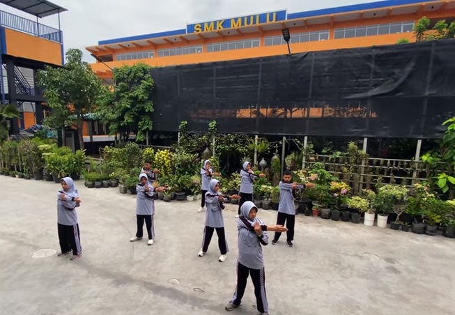 SMK Mulu ketika pertama dibuka hanya mempunyai dua kelas. Sekarang jumlah siswa di tahun 2025 ini sebanyak 685 anak. Gedung empat lantai.