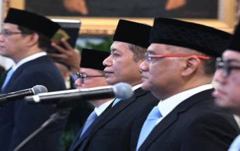 Habis demo, terbit reshuffle kabinet. Ini salah satu upaya pemerintah merespons ketidakpuasan yang meluas di kalangan masyarakat. Diharapkan bisa mengatasi masalah rakyat.