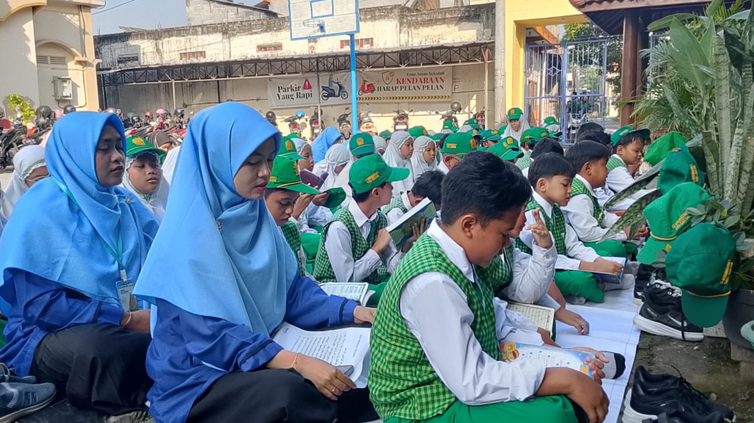 Khusyuk di Tengah Gejolak: SD Muri Gelar Doa untuk Indonesia