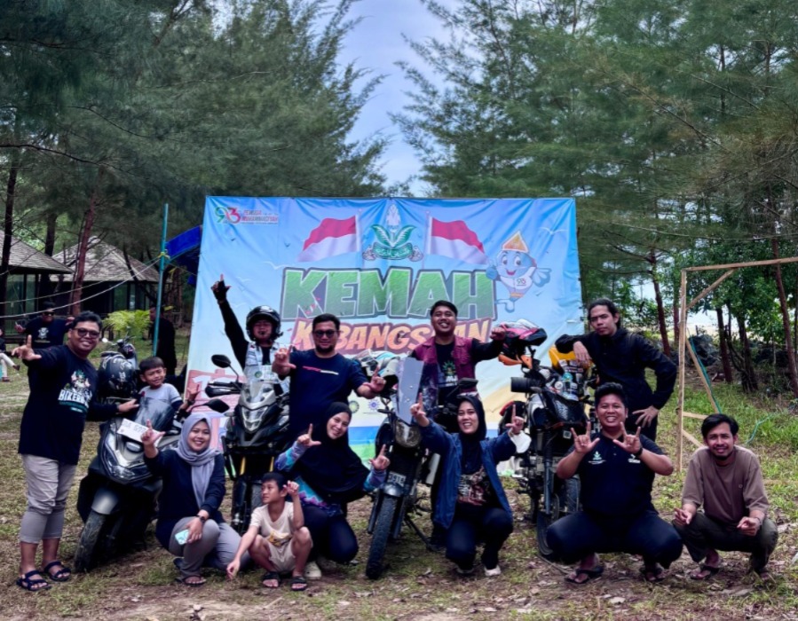 Bikersmu Korwil Kalimantan Selatan menghadiri Kemah Kebangsaan di Pantai Jo Tanah Bumbu. Mereka memperkuat ukhuwah, semangat persatuan, dan kepedulian sosial antar-Pemuda Muhammadiyah.