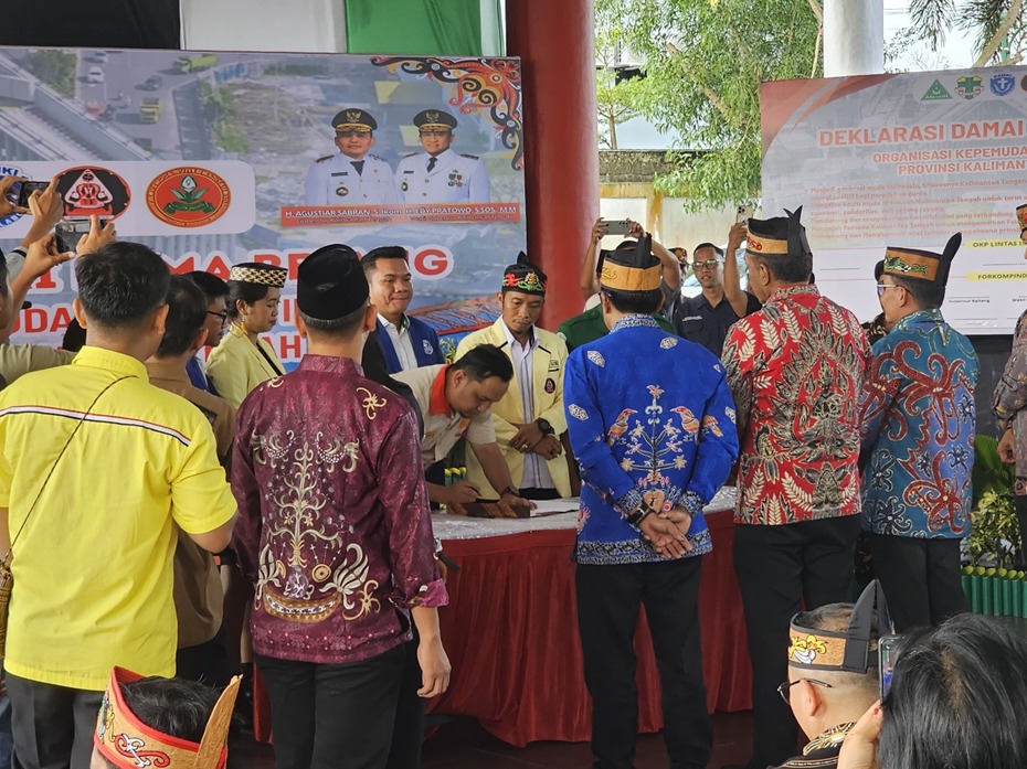 Pemuda Muhammadiyah Kalimantan Tengah Tandatangani Deklarasi Damai Huma Betang