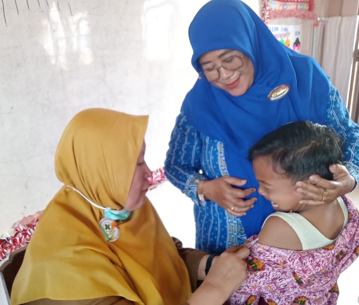 MI Mutwo Gelar Bulan Imunisasi Anak Sekolah bersama Puskesmas Panceng