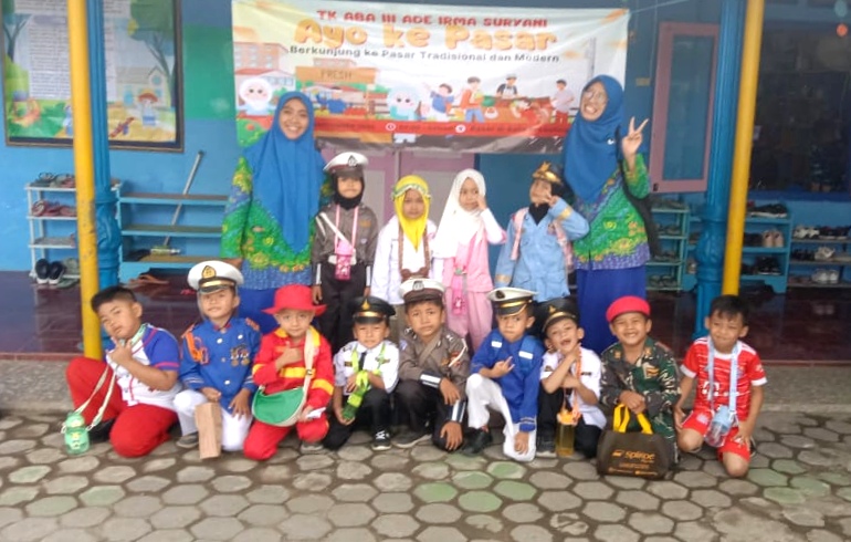 Dari Pasar Tradisional ke Pasar Modern, TK Aisyiyah III Kota Probolinggo Belajar Bertransaksi