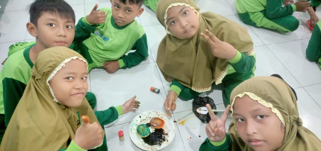 Sains Jadi Seru: Siswa SD Muri Ciptakan Letusan Lemon Volcano
