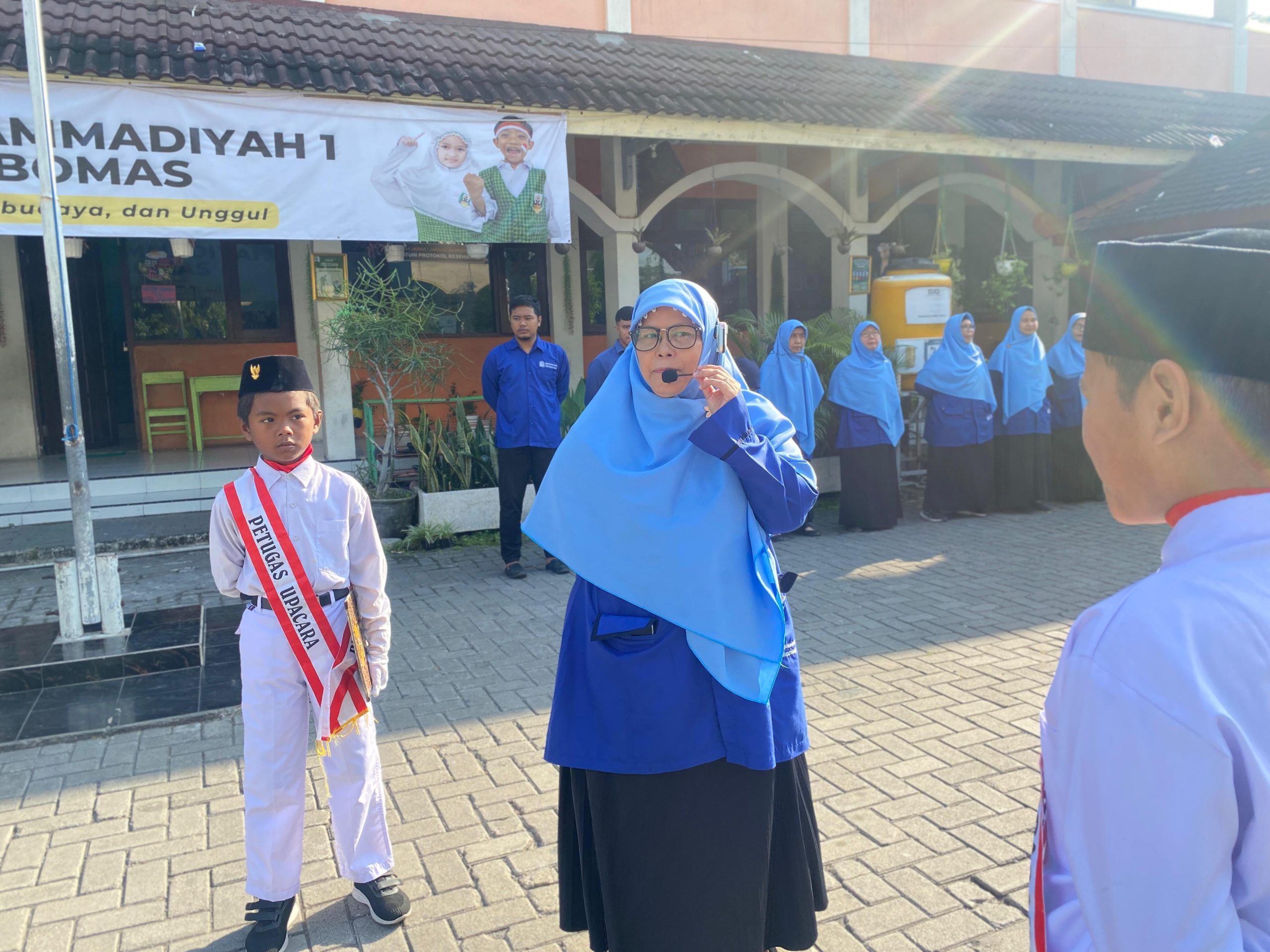 Maulid Nabi di SD Muri: Upacara Bendera Jadi Ruang Belajar Interaktif