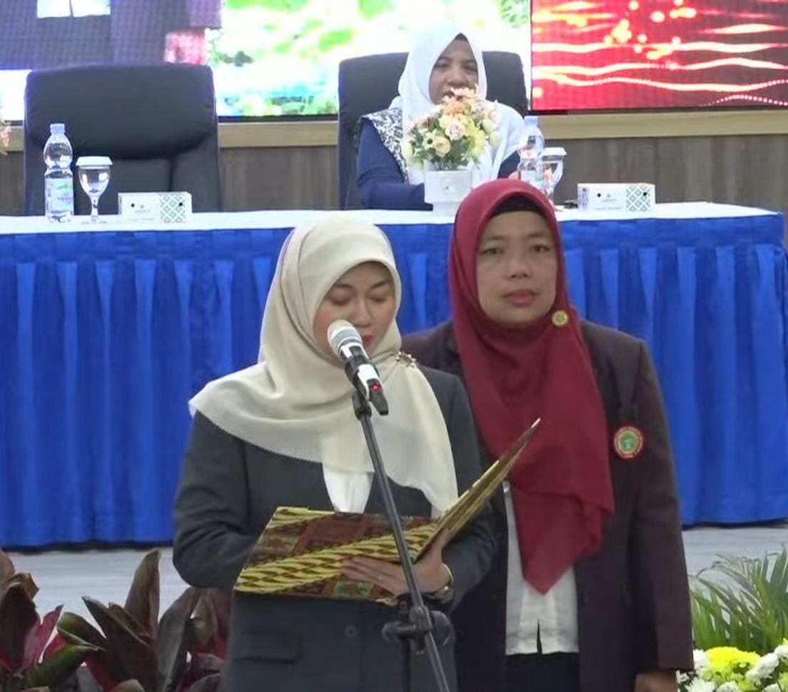 Sumpah Profesi Ners dan Bidan Fikes Umla Berlangsung Khidmat