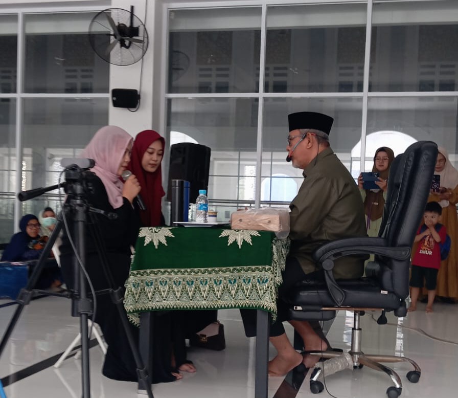 Air Mata Haru, Putri Ikrarkan Syahadat di Masjid An-Nur Sidoarjo