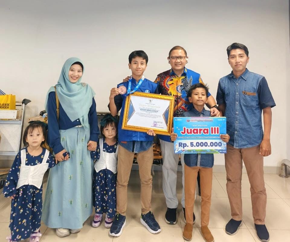 Bukan Robot, Masih Anak Biasa: Kisah Kiano Raih Medali OSN 2025