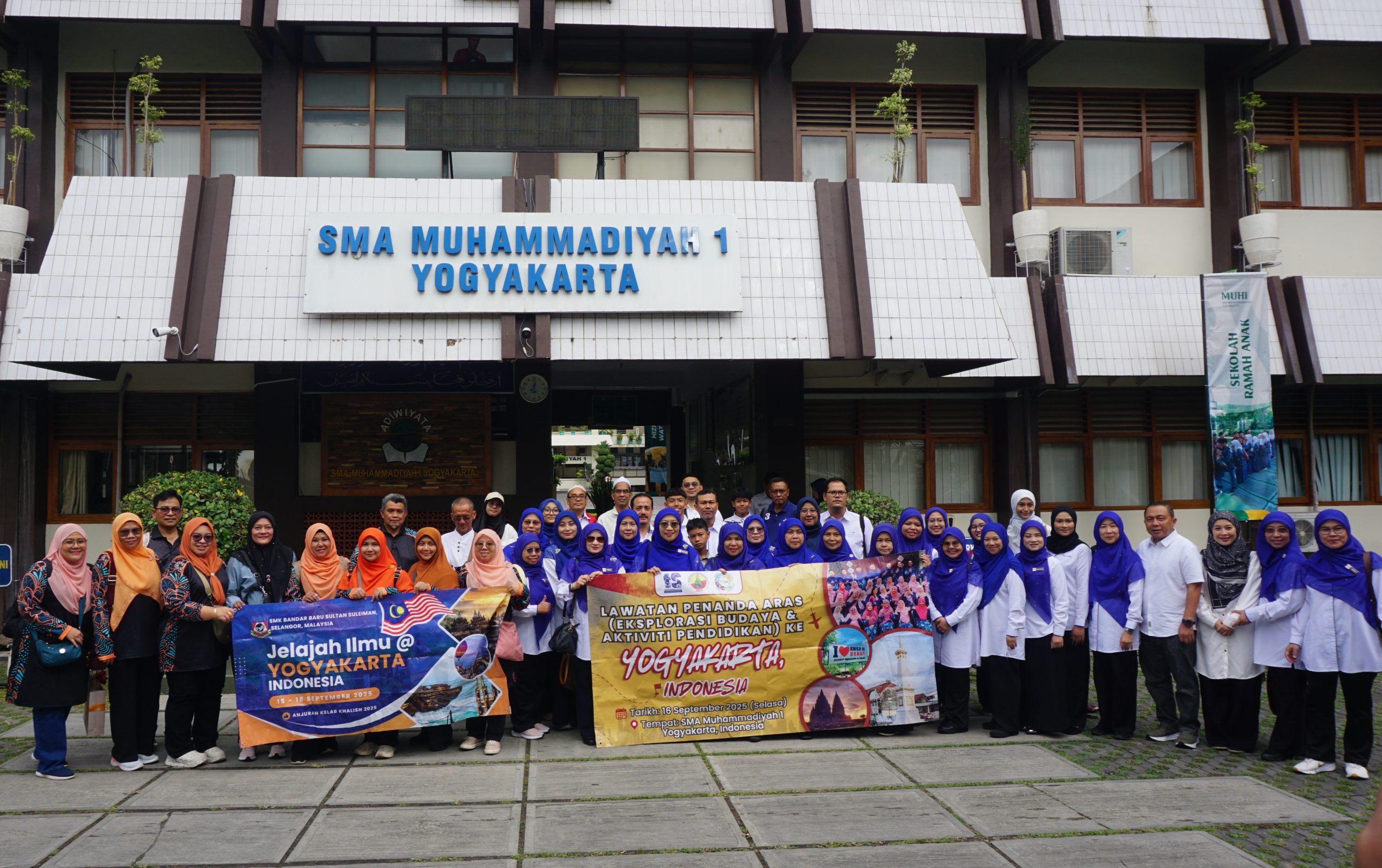 SMA Muhi jalin NoU Internasional dengan Negeri Jiran, Malaysia. Sejumlah 53 orang guru Sekolah Menengah Kebangsaan Seksyen 18 dan SMK Bandar Baru Sultan Suleiman Malaysia berpartisipasi.