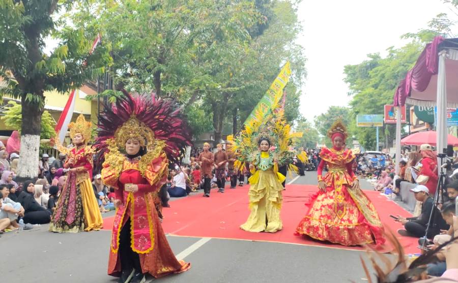 Pare Kirab Kemerdekaan, Siswa Mimsapa Tampilkan Permainan Tradisional