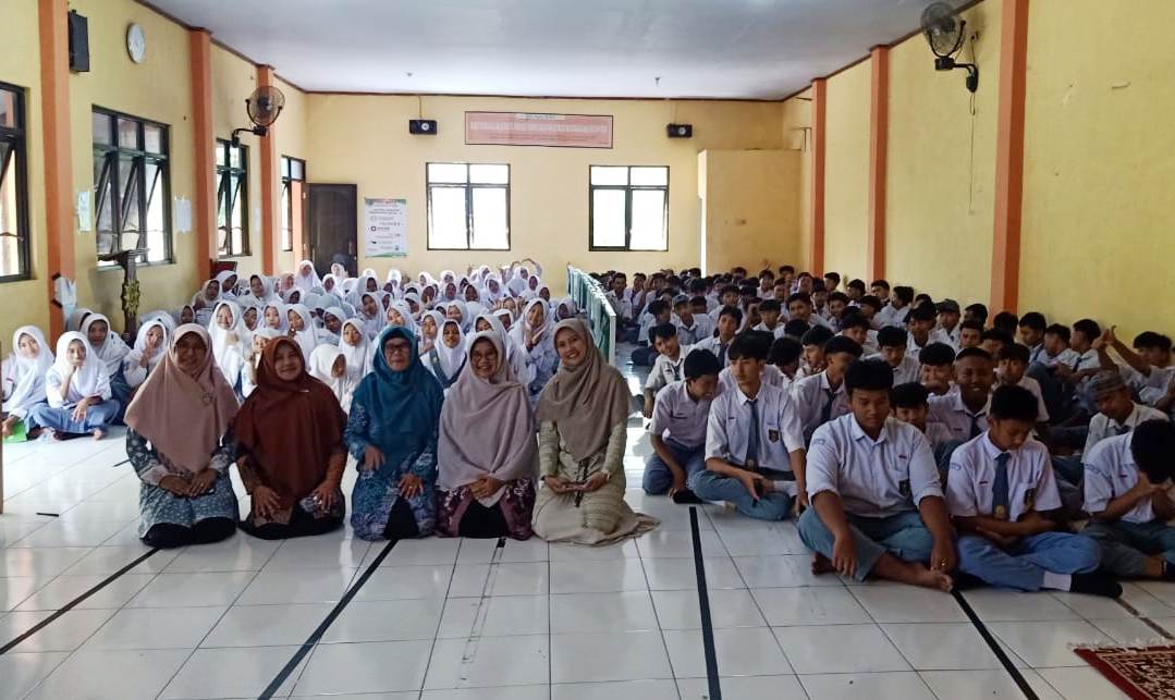Kesehatan reproduksi remaja menjadi bahasan acara yang diadakan PDA Ngawi. Sosialisasi diikuti murid SMK Muhammadiyah Ngawi untuk mencetak kader sehat dan berkualitas.
