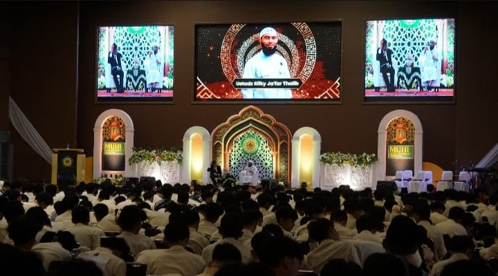 SMA Muhi Yogyakarta gelar pengajian akbar penutup Milad Ke-76, bagikan 3 hadiah umrah, serta kuatkan mental dan spiritual generasi muda hadapi disrupsi digital.