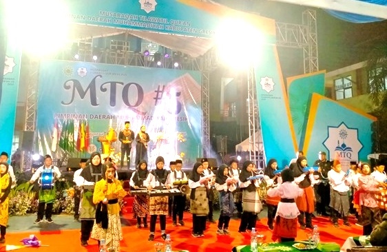 MTQ Ke-5 PDM Gresik Dibuka dengan Aksi Memukau Dua Tim Drumben