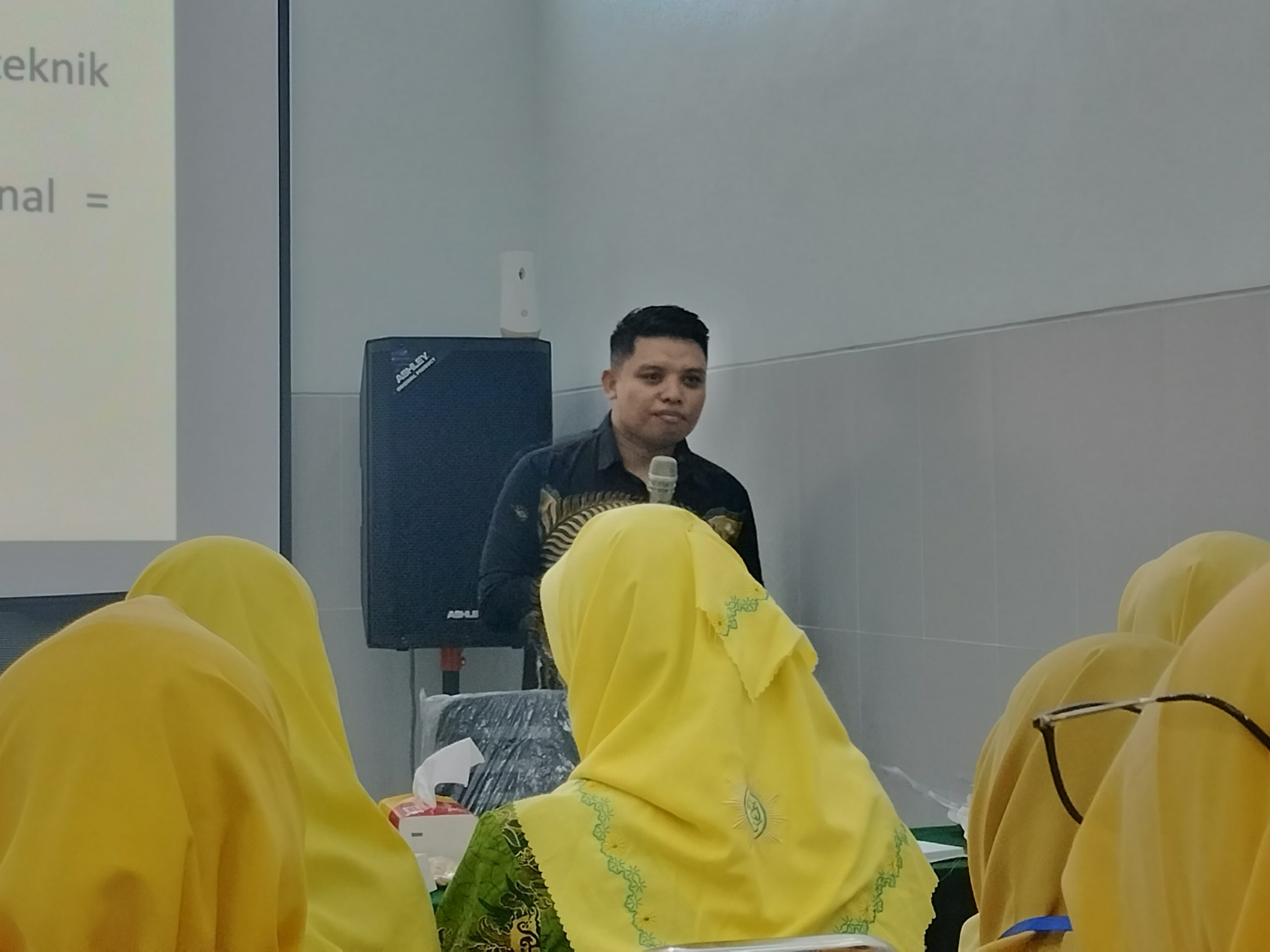 Kader Aisyiyah Gresik dilatih menjadi paralegal non-advokat yang jadi jembatan akses keadilan masyarakat, berbekal pengetahuan hukum dan teknik komunikasi efektif.