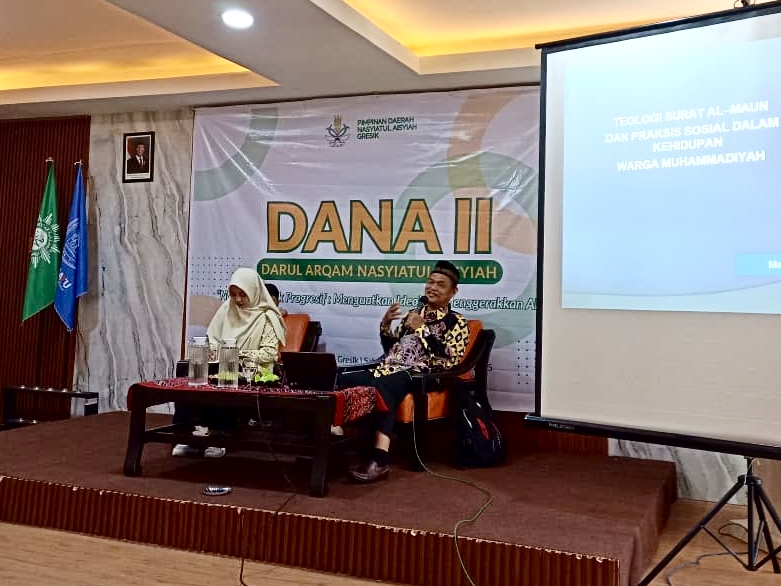 Ketua PDM Gresik membahas Teologi Al-Ma'un. Ia mengungkap Peran dan Karakter Dasar Manusia Sesuai Al-Qur'an. Setelahnya, peserta menjalani pendalaman materi bersama imam of trainer.