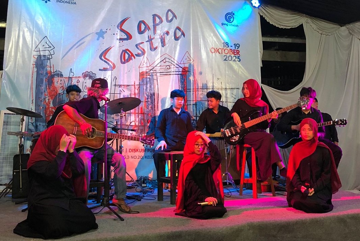 Di Sapa Sastra, Mupus Spemdalas Bawakan Puisi Karya Sapardi Djoko Darmono