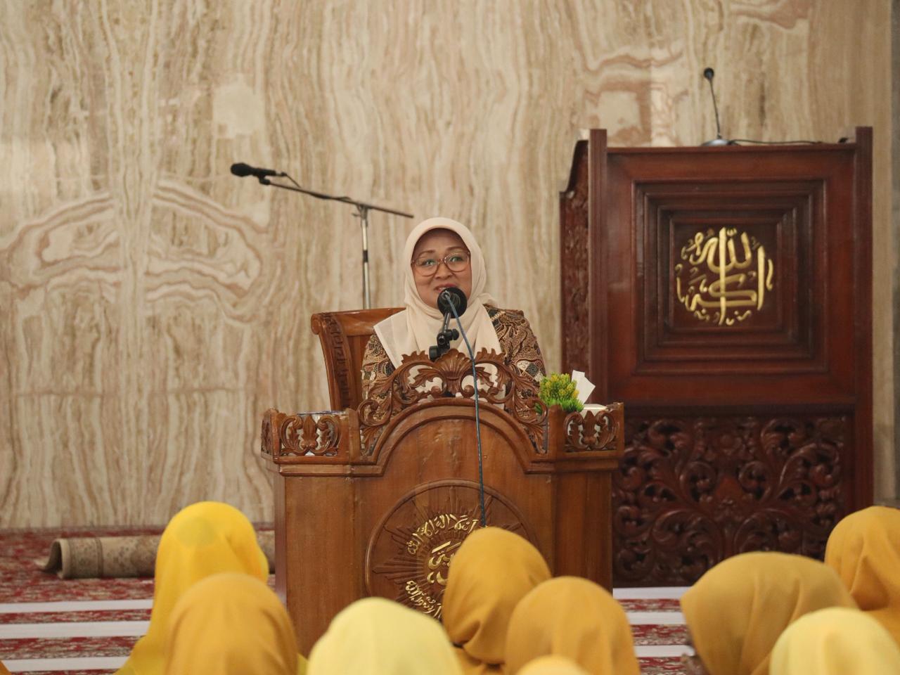 Bupati Kebumen Lilis Nuryani Berbagi Inspirasi Kepemimpinan di Kajian Aisyiyah Banjarmasin