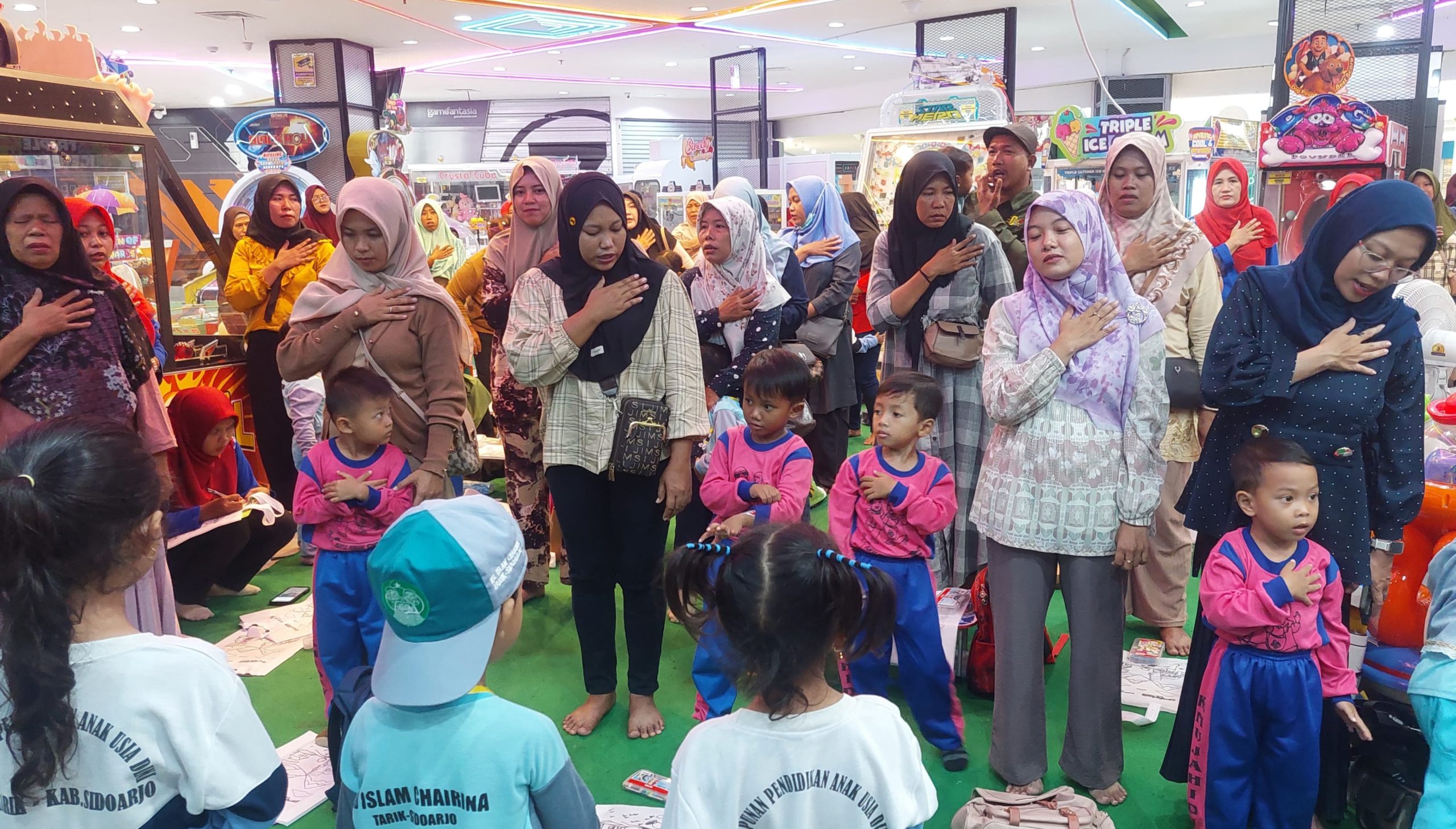 Kreativitas dan Kebersamaan Anak-Ibu di Outing Class Himpaudi Gugus 2 Tarik