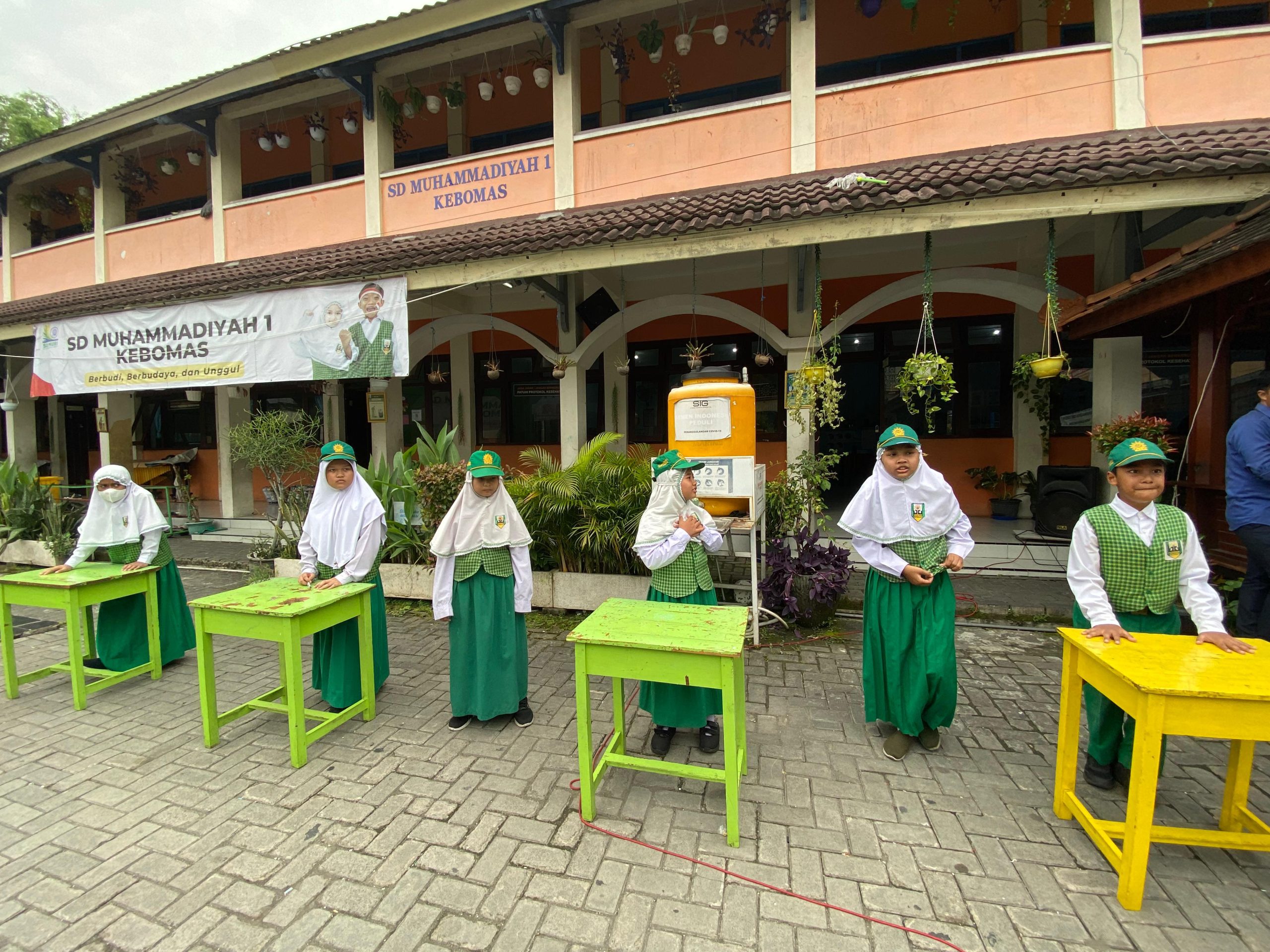 Dua Panggung Literasi: Spelling Bee dan Read Aloud Meriahkan Bulan Bahasa SD Muri