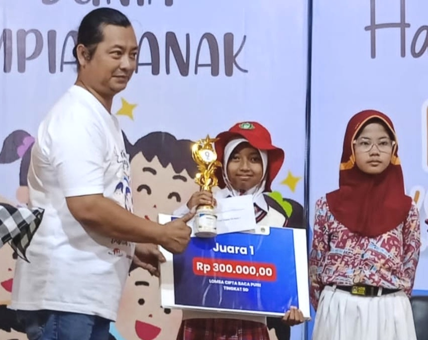 Berkat Puisi dan Kepedulian, Aisyah Harumkan Nama SD Almadany