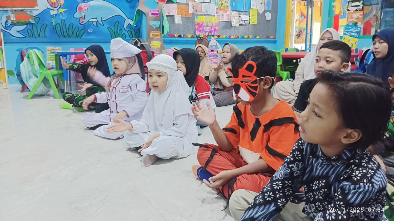 Berkostum Unik, Ujian Sumatif di Sekolah Kreatif Baratajaya