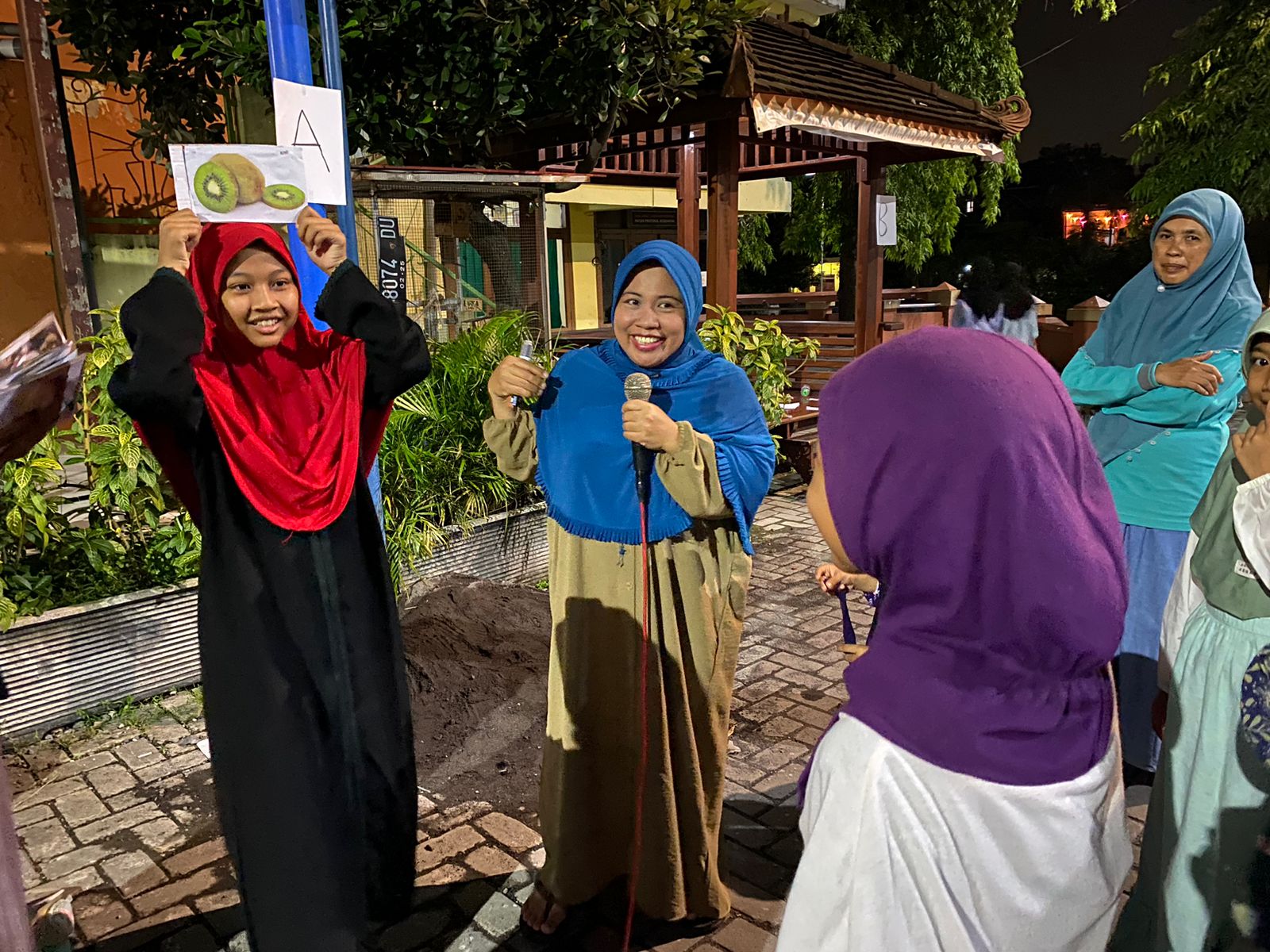 Guru Spemupat Hidupkan Mabit SD Muri dengan Permainan Edukatif