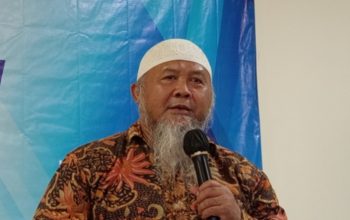 Toyota berinovasi hadapi pesaing. Selain aneka merek mobil, muncul generasi mobil listrik yang gencar promosi hemat energi dan minim limbah. Tapi Toyota tak tinggal diam