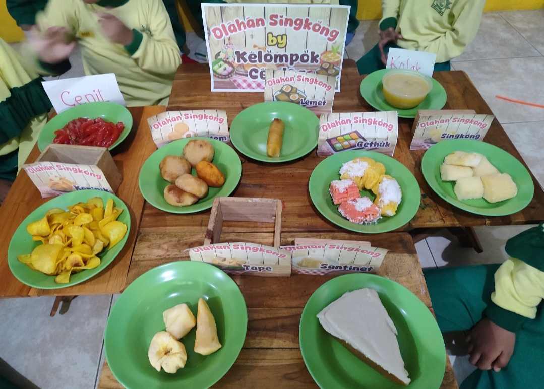 Siswa TK Aisyiyah 09 Sidayu Cicipi Aneka Olahan Singkong