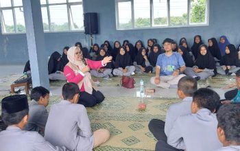 Pesantren bebas kudis menjadi program Fakultas Kedokteran Universitas Muhammadiyah Surakarta (UMS) dan Majelis Pembina Kesehatan Umum Pimpinan Pusat Muhammadiyah.