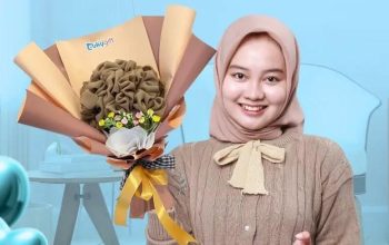 Bisnis buket mulai merambah dunia kampus. Ada mahasiswa yang membuka usaha ini untuk merintis menjadi pengusaha.