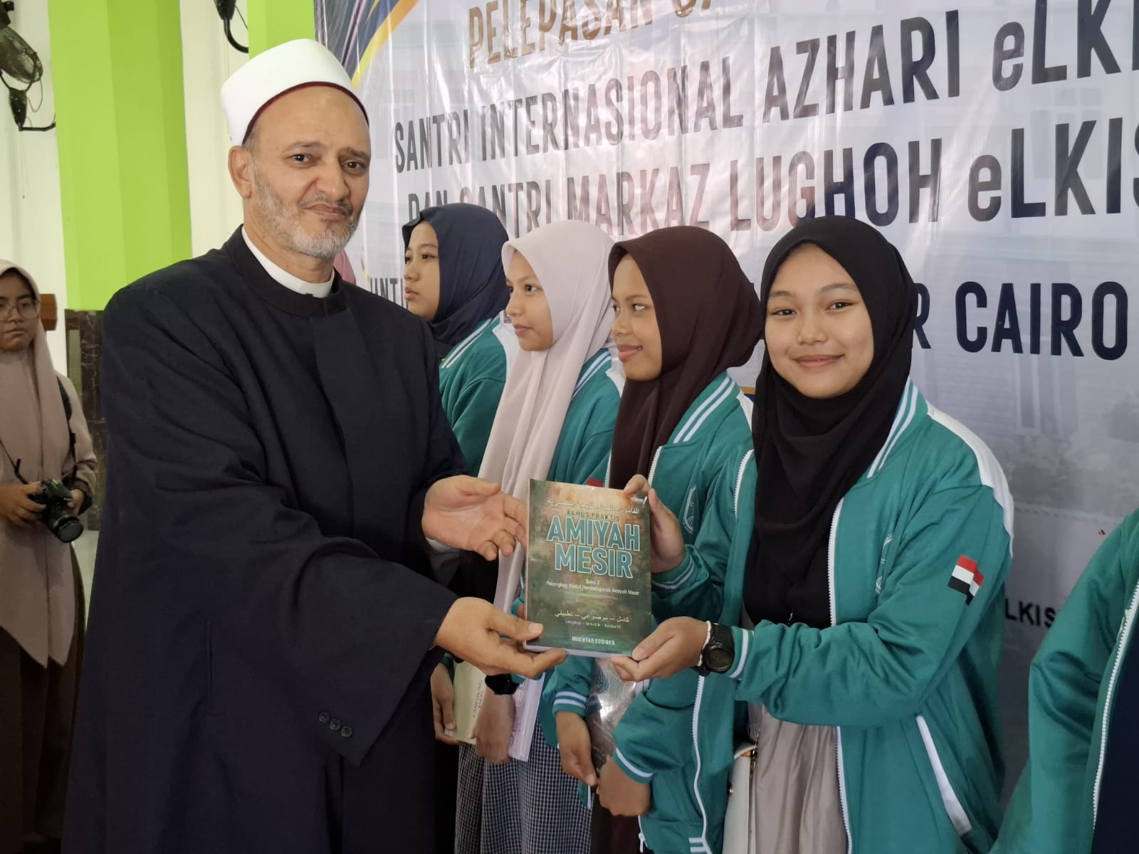 PPIC eLKISI Melepas 87 Santri Menuju Al-Azhar Kairo