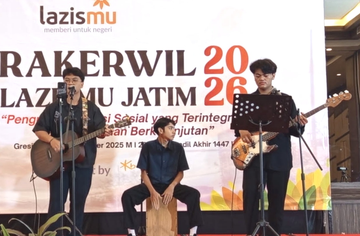 Band Akustik Smamsatu Hangatkan Pembukaan Rakerwil Lazismu Jatim
