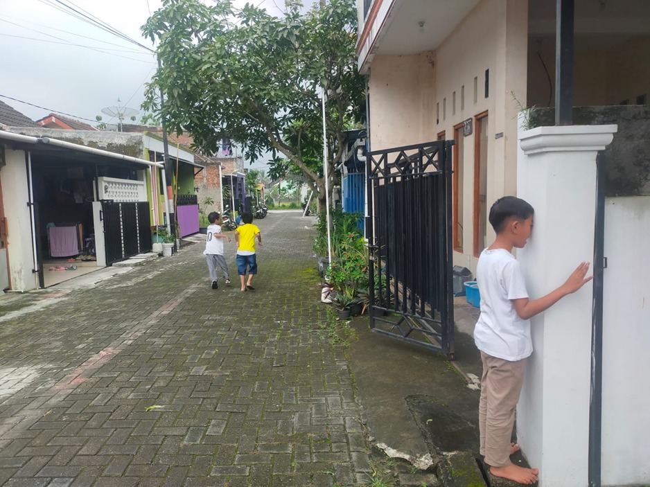 Tanpa Gawai, Petak Umpet Menghidupkan Liburan Anak-Anak