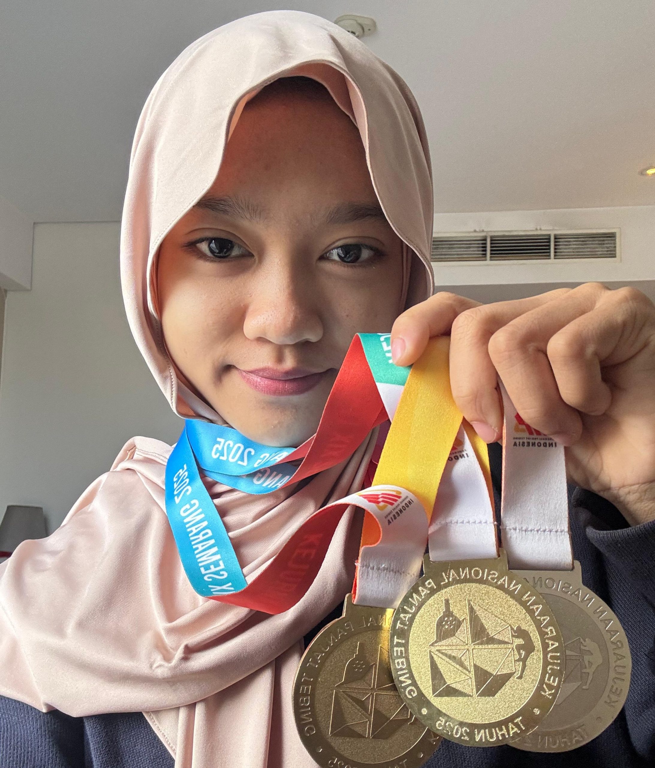 Alma Ariella Tsany, Bintang Panjat Tebing Smamsatu, Raih 6 Medali Nasional