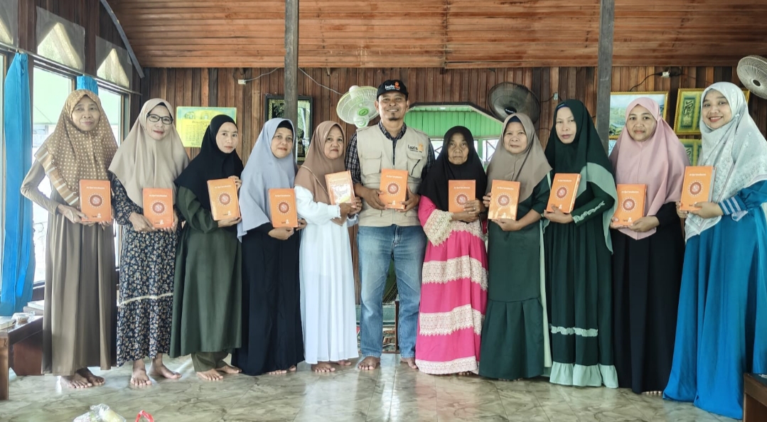 Kolaborasi Lazismu dan ODOJ Kalteng salurkan infaq Al Qur'an untuk warga Mentaya Seberang Kabupaten Kotawaringin Timur. Dan mengajak umat untuk tak hanya istiqamah membaca Al Qur’an, tetapi juga berupaya memastikan mushaf Al Qur’an tersedia