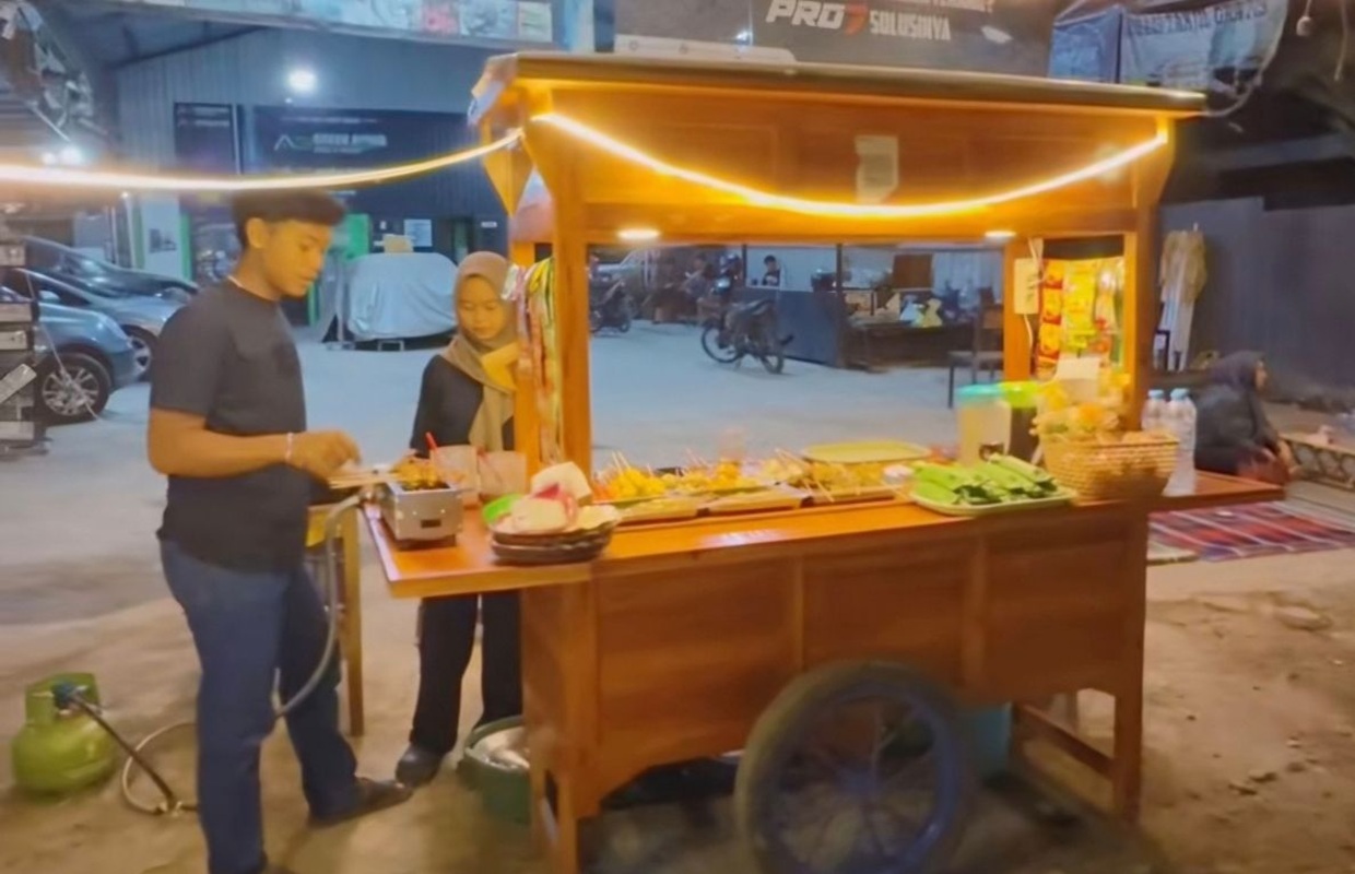 Tujuh Spot Jajanan Malam di Gresik yang Menggoda Selera