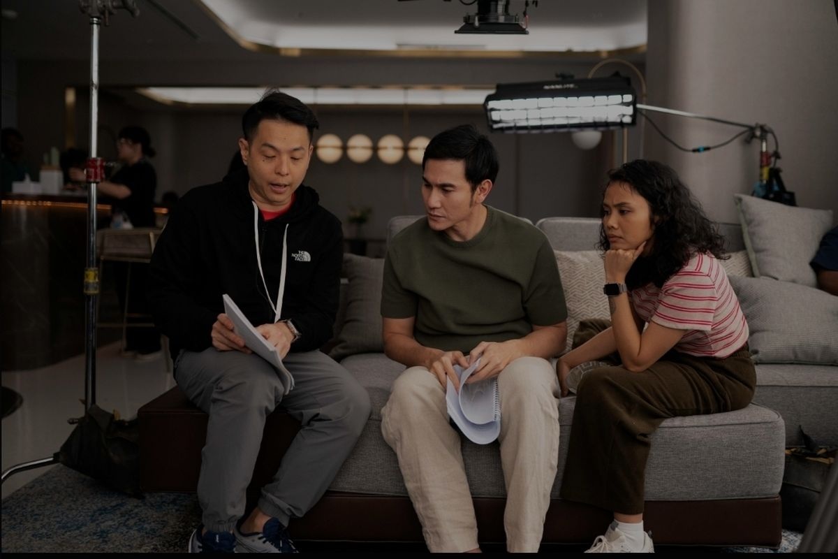 Ernest Prakasa Olah Komedi dengan Sentuhan Drama di Film Lupa Daratan