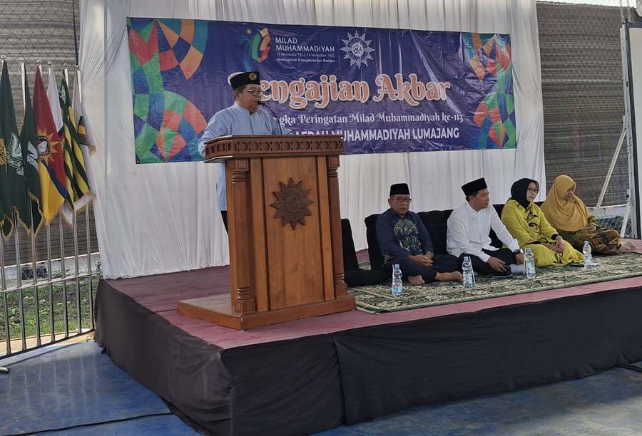 Pengajian Akbar dihadiri hampir 1.500 jamaah. Acara PDM Lumajang ini rangkaian perayaan milad ke 113 Muhammadiyah.