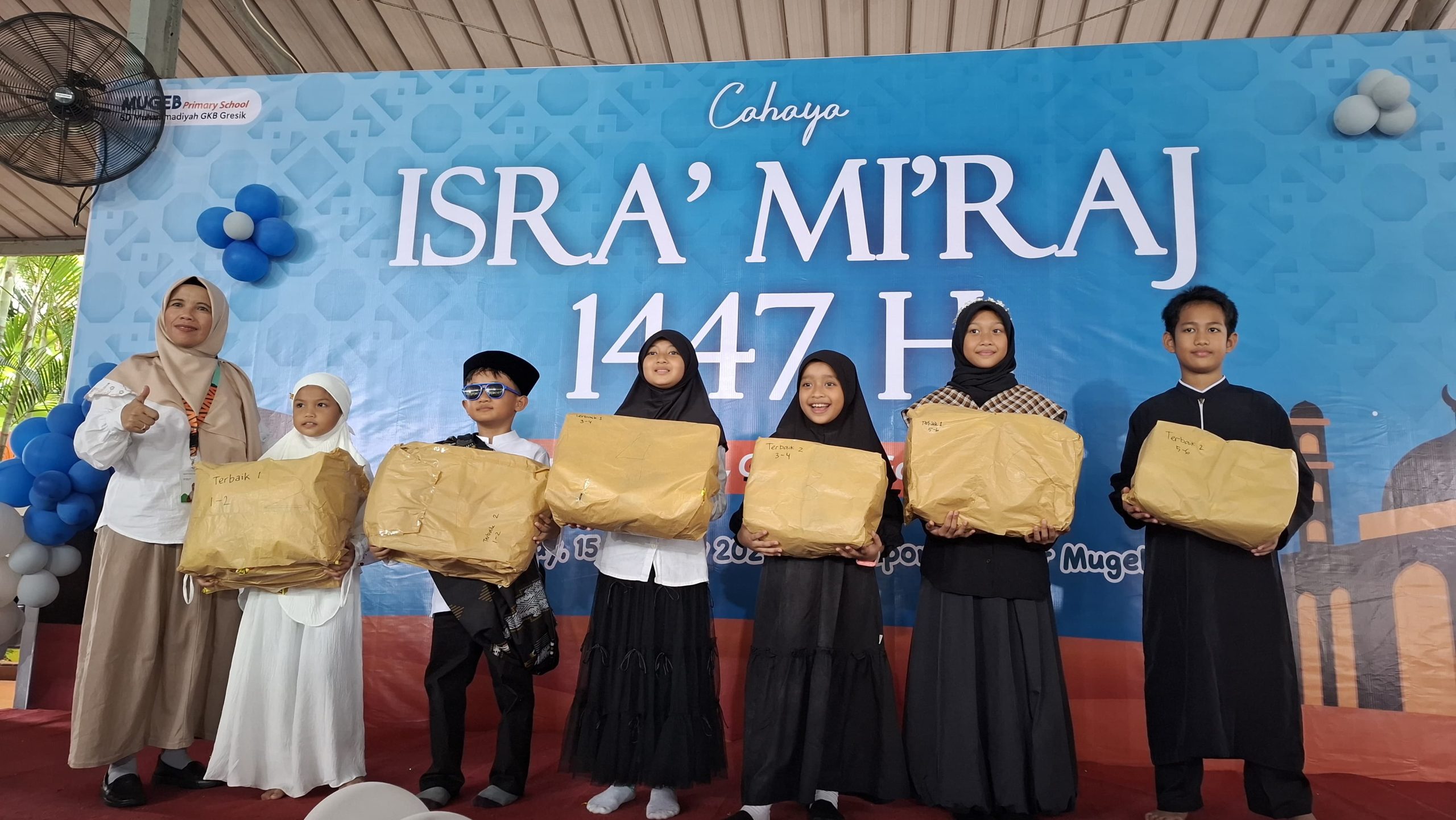 Mugeb Primary School merayakan Isra Mikraj 1447 H melalui kompetisi miniatur masjid kreatif dan pertunjukan seni siswa guna memperkuat keimanan serta menumbuhkan kebaikan dalam lingkungan sekolah.