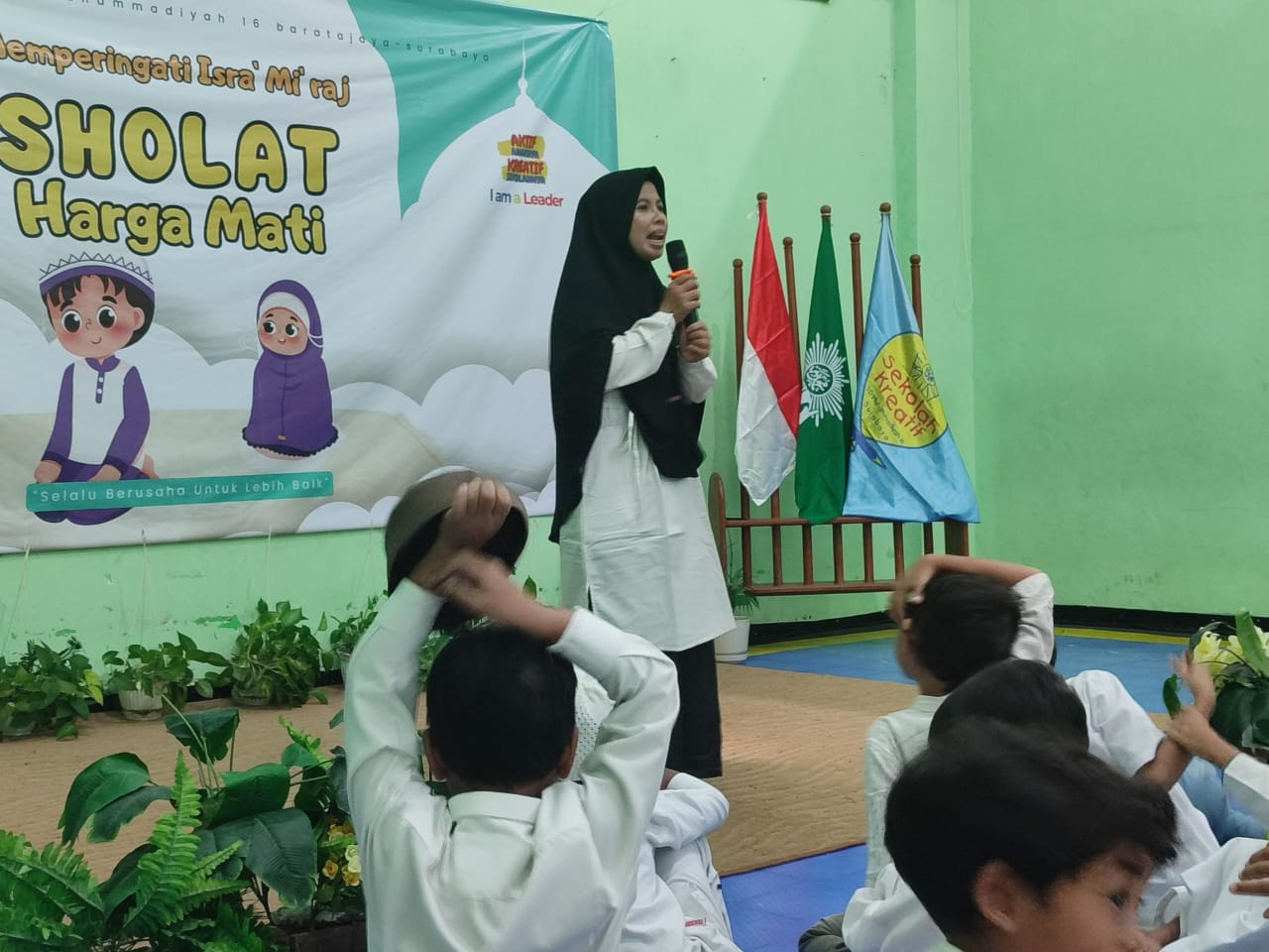 Salat Harga Mati, Spirit Isra Mikraj di Sekolah Kreatif Baratajaya
